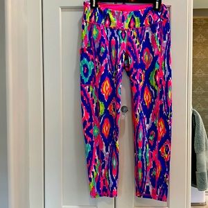 Lilly Pulitzer Luxletic leggings Medium. Very little wear. Pockets on sides.
